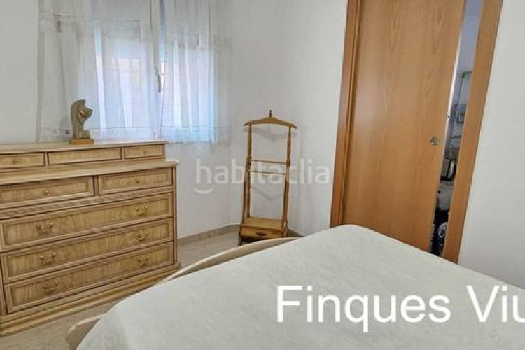 Piso  en planta baja totalmente actualizado 3 hb. con patio y parking en Terrassa