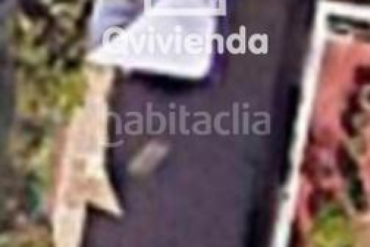 Casa adosada  ocupada de 3 plantas con jardín , barcelona en Terrassa