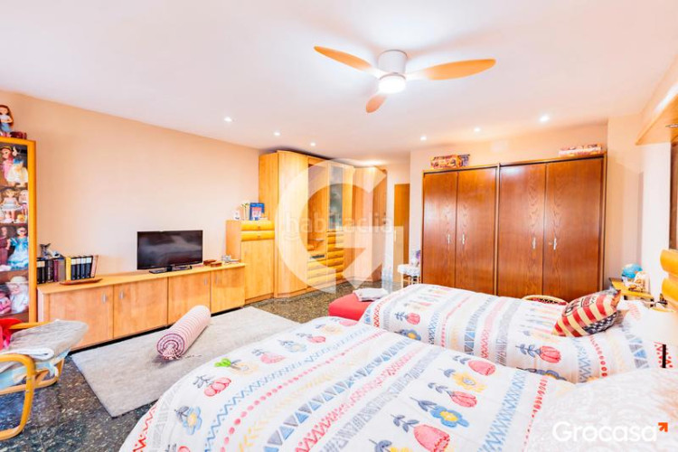 Casa amplia casa para dos familias en Les Arenes - La Grípia - Can Montllor Terrassa