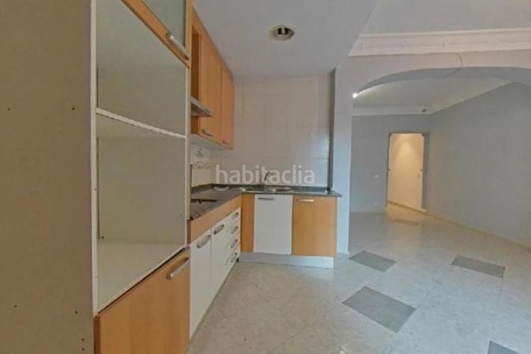 Piso ¡espacioso piso , ideal para familias! en La Maurina Terrassa