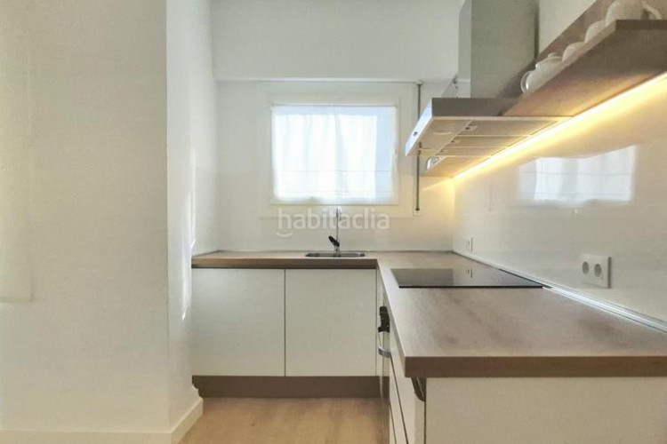 Piso de 4 hab reformat a estrenar al carrer prat de la riba tocant jacquard en Terrassa