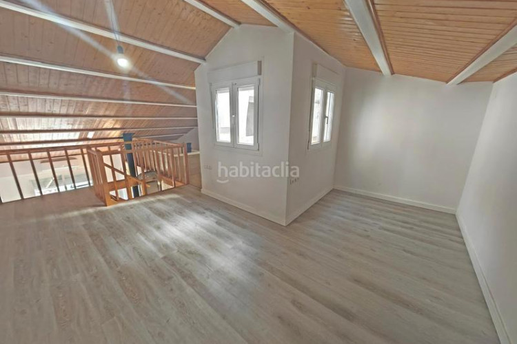 Piso zona centro. luminoso piso de 3habs + 2lav. en Terrassa