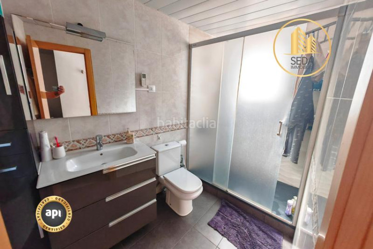 Casa dos viviendas independientes en una sola casa en la gripia – les arenes en Terrassa