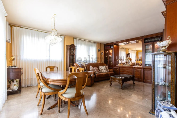 Dúplex en Barrio Centre