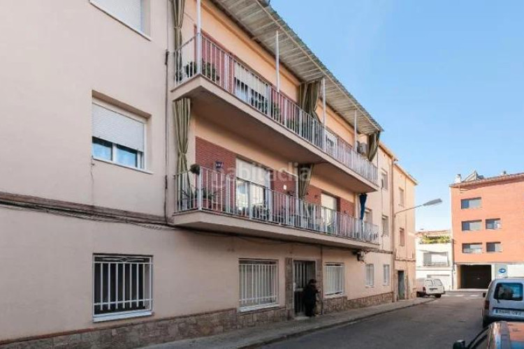 Piso (barcelona). "okupado" (no se puede visitar ni hipotecar). en Terrassa