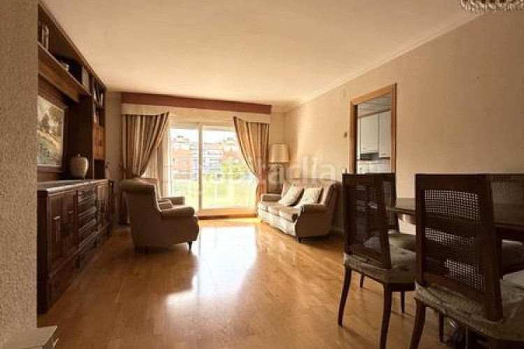 Dúplex atico-duplex de 4 habitaciones + estudio, 2 terrazas y parking en Terrassa