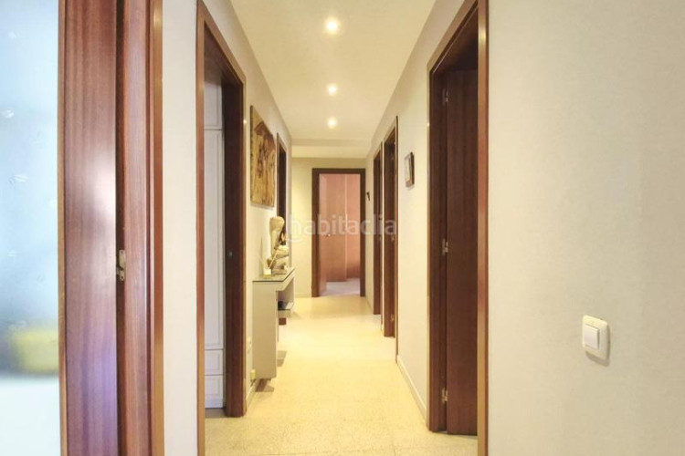 Piso pis de 4 hab amb parquing i espectacular de traster 25 m2 a la gripia en Terrassa