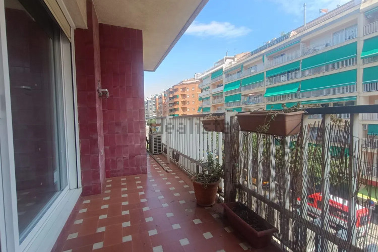 Piso en avenida de Josep Tarradellas