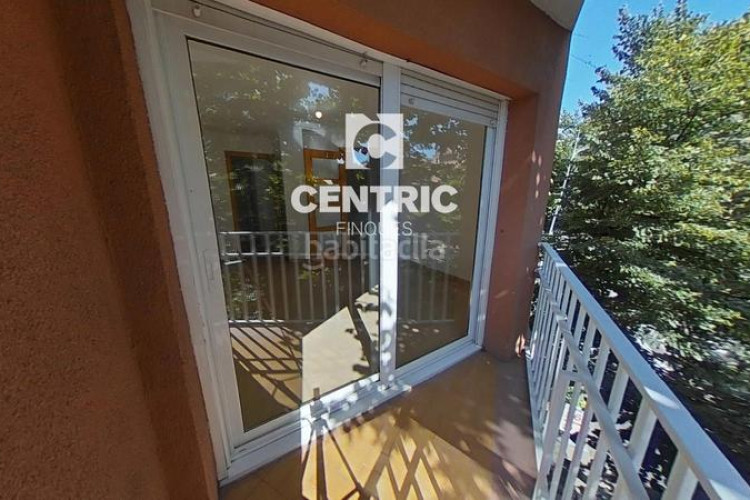 Piso  moderno con 3 habitaciones gran oportunidad ! en Terrassa