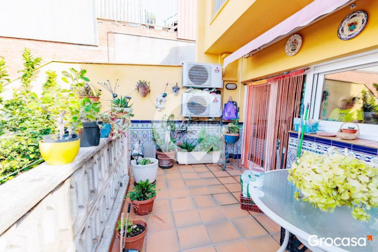 Casa amplia casa para dos familias en Les Arenes - La Grípia - Can Montllor Terrassa