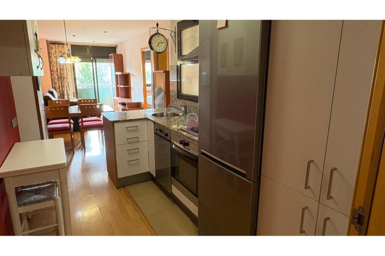 Poetesa Capara, Sant Pere Nord