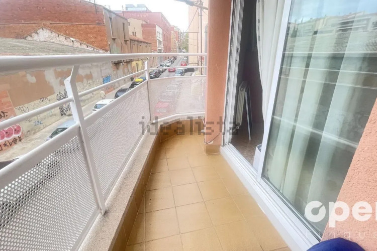 Piso en plaza del Mestre Serrat