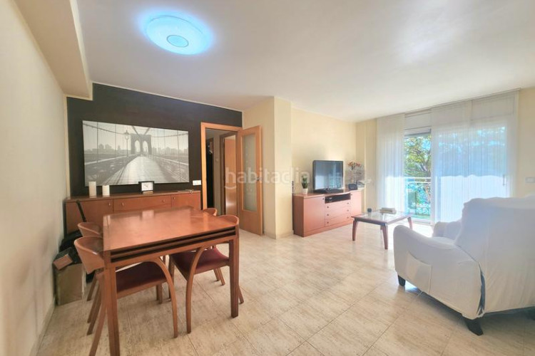 Piso 3 dormitorios, piscina, parking y trastero en Terrassa