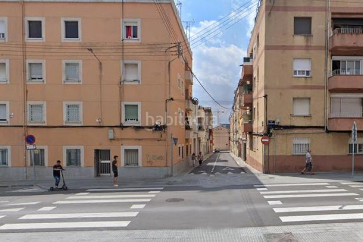 Piso  en calle renaixement en San Pere Terrassa
