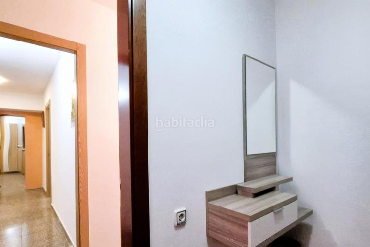 Piso cantoner de 115 m2 i 4 hab al carrer faraday a 100 metres de la plaça del progres en Terrassa