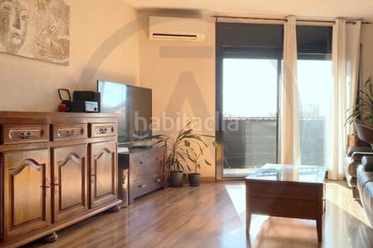 Piso muy amplio y reformado! en San Pere Terrassa