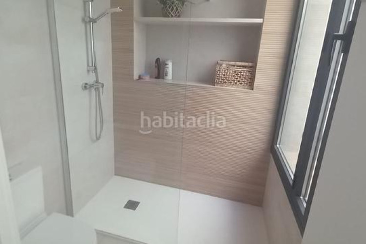 Casa adosada casa en venta , can aurell. a 5 minutos centre en Terrassa