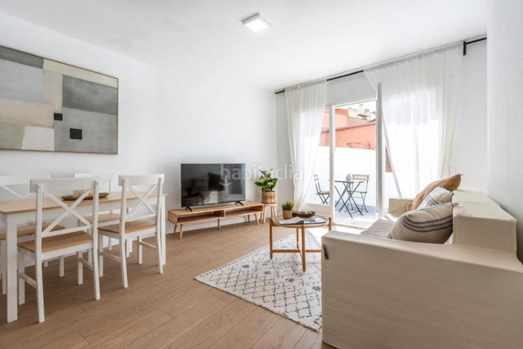 Dúplex vivienda tipo dúplex de 2habs. + garaje + patio. zona Segle XX en Terrassa