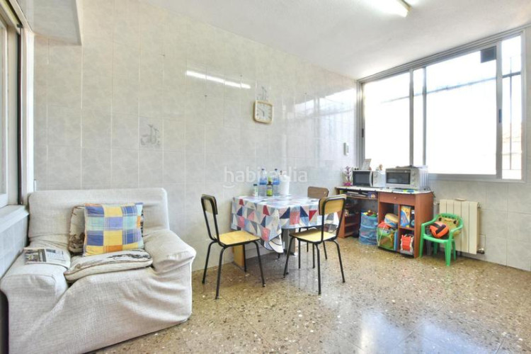 Casa amplia casa en La Maurina con garaje y terraza en Terrassa