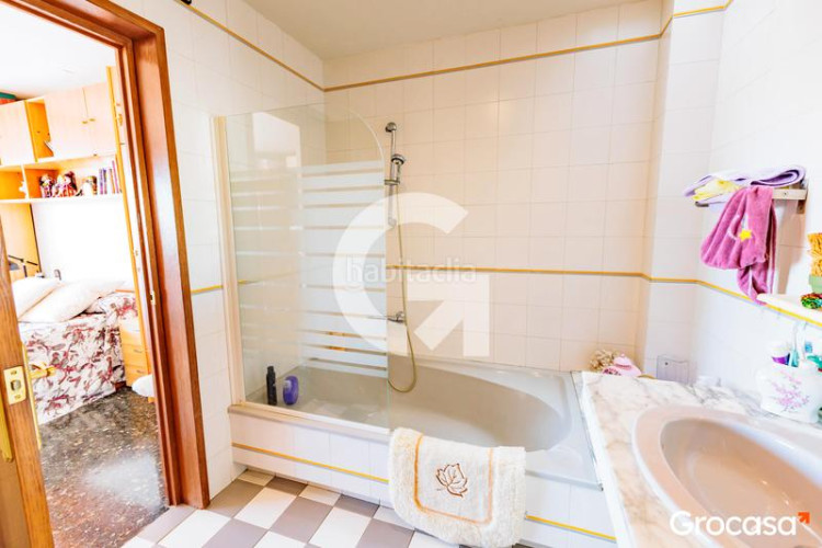 Casa amplia casa para dos familias en Les Arenes - La Grípia - Can Montllor Terrassa