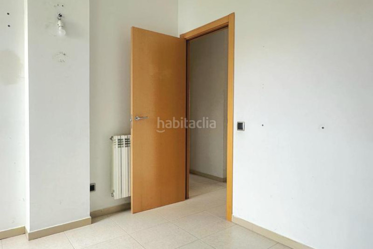 Ático atico 102 m2 con terraza de 53 m2 a pie de comedor incluye parquing y tratero en avenida madrid tocando estacio est en Terrassa