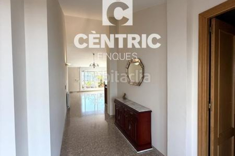 Dúplex ático dúplex en venta con 4 habitaciones estudio en Terrassa