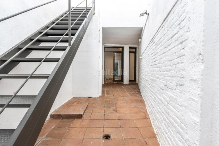 Dúplex vivienda tipo dúplex de 2habs. + garaje + patio. zona Segle XX en Terrassa