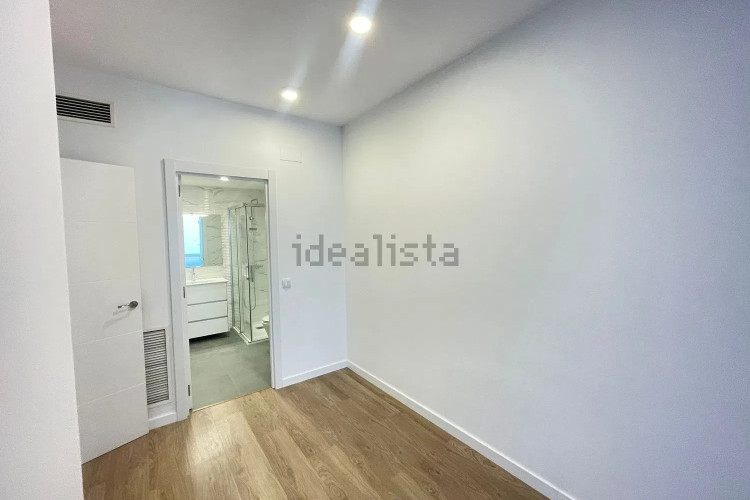 Piso en calle Transversal, 181