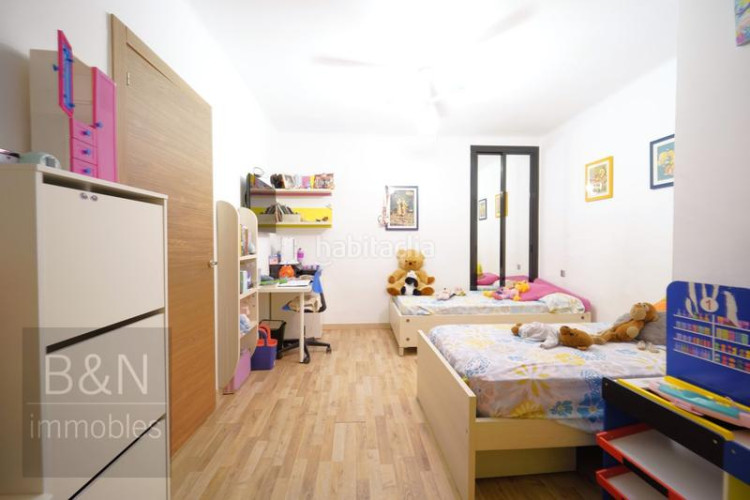 Piso en el centro con terraza de 20m y a un paso del parc vallparadís en Terrassa