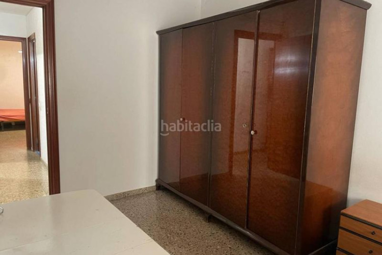 Piso  en muy buena zona ara dejar a su gusto en Terrassa