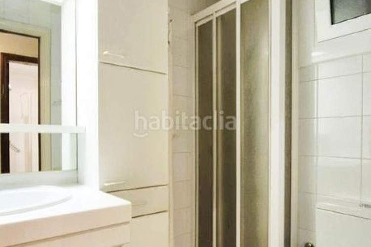 Piso de 4 hab al carrer ireneu a 50 metres rambla en Terrassa
