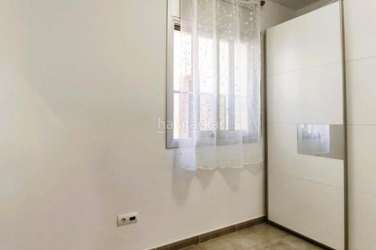 Piso Sant Pere Nord. calle girona. piso seminuevo de 3habs + 2lav. + patio + pk + trastero en Terrassa