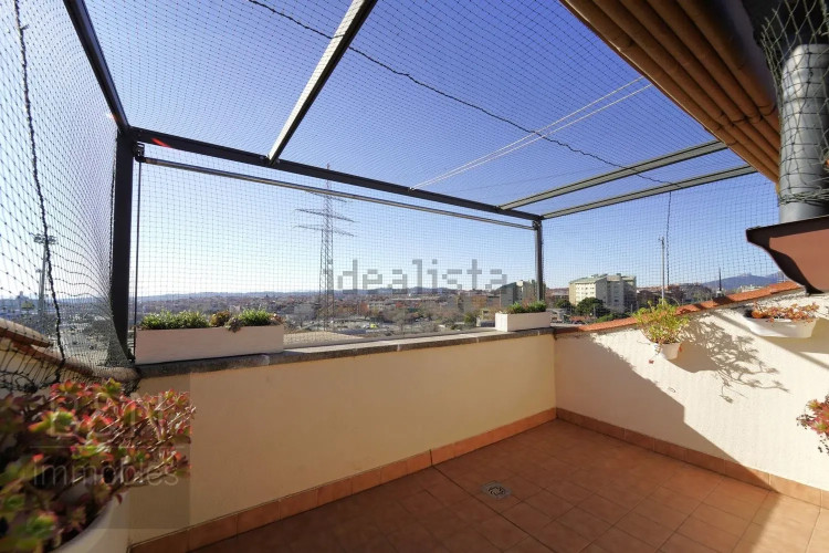 ¡Bienvenido al hogar de tus sueños! Este exclusivo dúplex es mucho más que una vivienda.