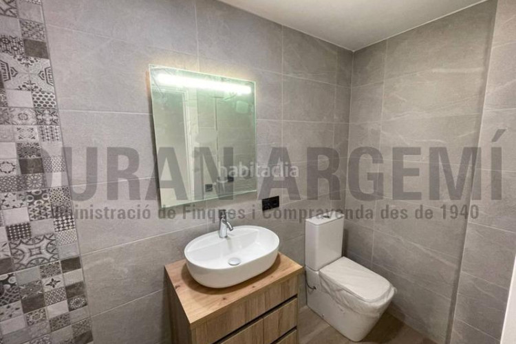 Piso bajos con patio en venta en ca naurell en Ca n'Aurell Terrassa