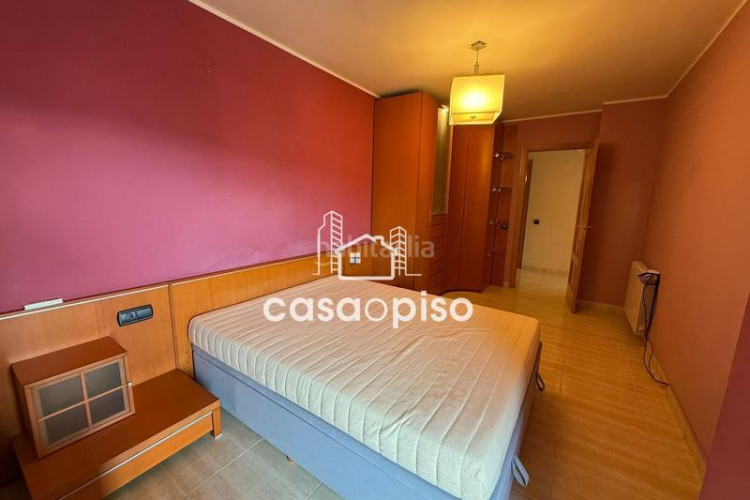 Piso amplio piso reformado en Can Roca. 3 dormitorios, 2 baños y terraza de 12 m. vistas espectaculares. ideal para tu familia. no lo d en Terrassa