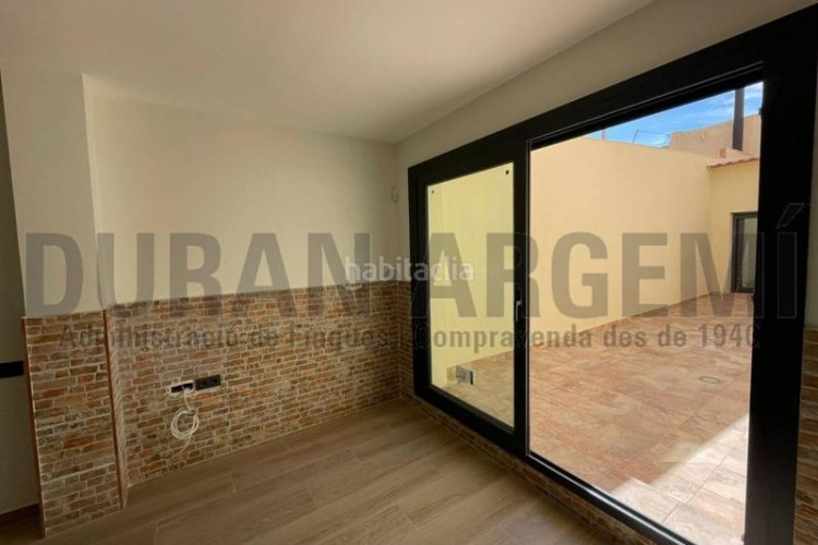 Piso bajos con patio en venta en ca naurell en Ca n'Aurell Terrassa