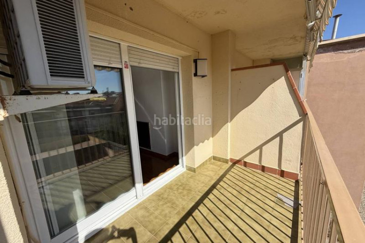 Piso gran piso en can aurell , 4 habitaciones y parking incluido en Terrassa
