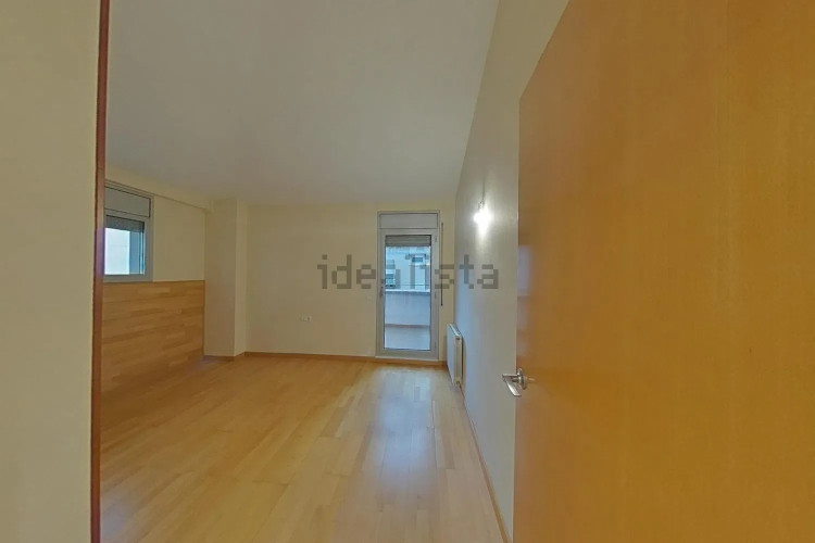 ESPECTACULAR DÚPLEX DE 4DORMITORIOS+3BAÑOS +BALCON+TERRAZA + PARKING (17M).