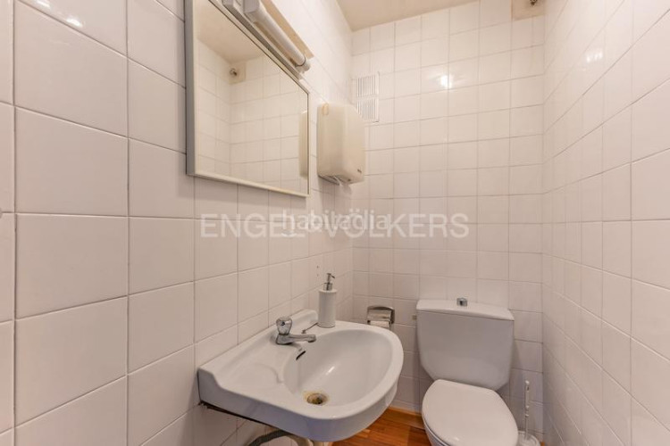 Apartamento gran oportunidad para crear tu hogar en el centro 131m2 en Terrassa