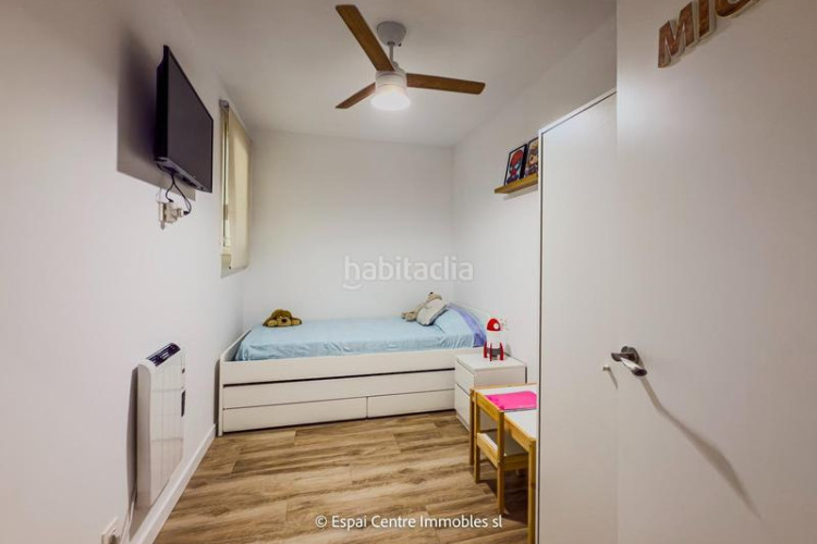 Casa adosada en exclusiva casa adosada reformada con terraza 15 m terraza solarium de 10 m en Can Palet lista para entrar a vivir en Terrassa