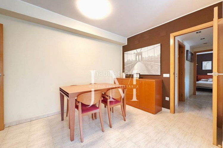 Piso oportunidad única: piso con piscina, parking y trastero en Terrassa