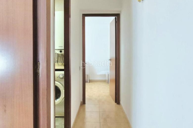 Piso cantoner de 115 m2 amb 4 hab i 2 banys al carrer faraday a 100 metres de la plaça del progres en Terrassa