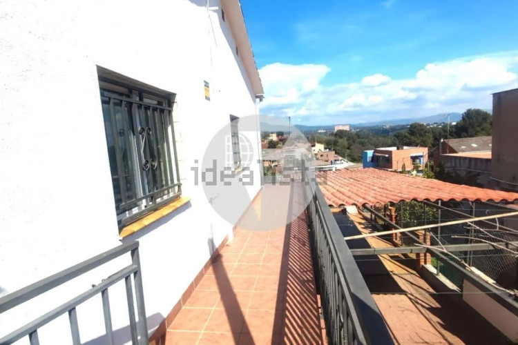 Casa independiente en calle del Camerun