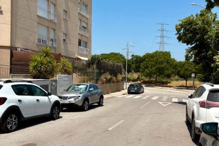 Carrer del Besu00F2s, Les Arenes - La Gru00EDpia  Can Montllor