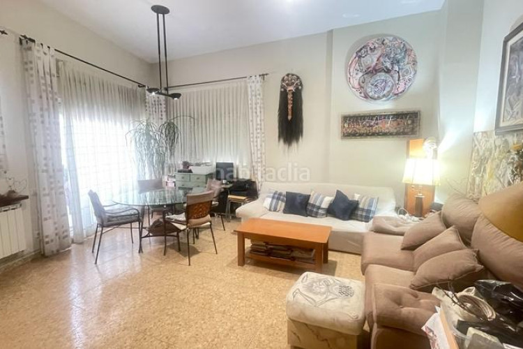 Piso pis amb , pàrquing, traster i piscina comunitària en Terrassa