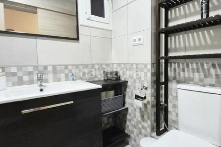 Planta baja  reformada totalmente de 3 hab en Terrassa