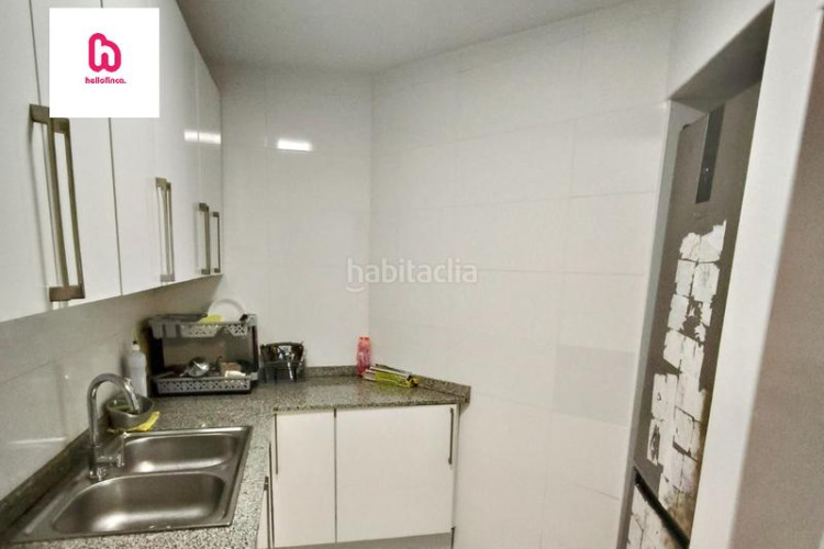 Piso  de 3 habitaciones para entrar a vivir con balcón y ascensor en Terrassa