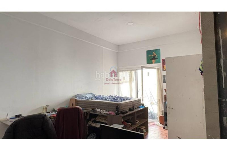 Casa pareada casa en en venta ca naurell de 210m construidos con salida a patio, dos terrazas y garaje. en Terrassa