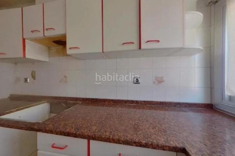 Piso errassa (barcelona). "okupado" (no se puede visitar ni hipotecar). en Terrassa