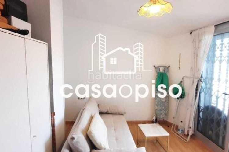 Dúplex  seminuevo en ca nanglada, 2 dormitorios, 2 baños, terraza de 15m y garaje. buena ubicación y vistas despejadas. ven a visit en Terrassa